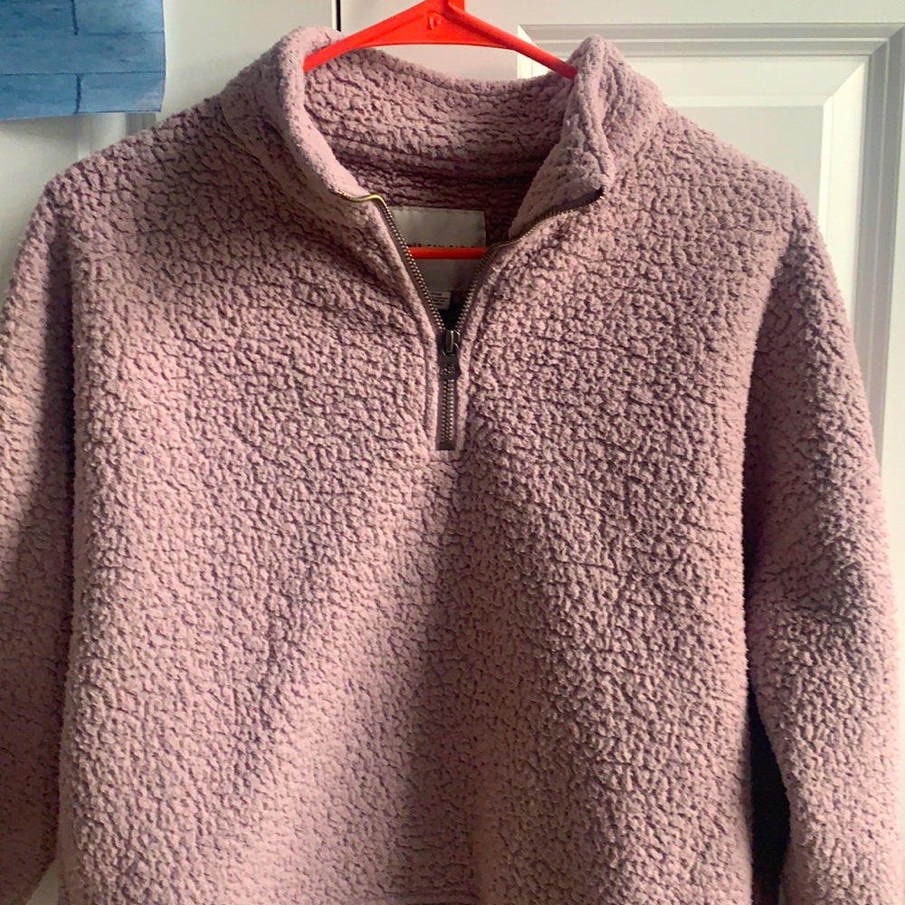Cropped American Eagle fuzzy sweatshirt